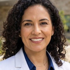 Dr. Elena Vásquez, MD